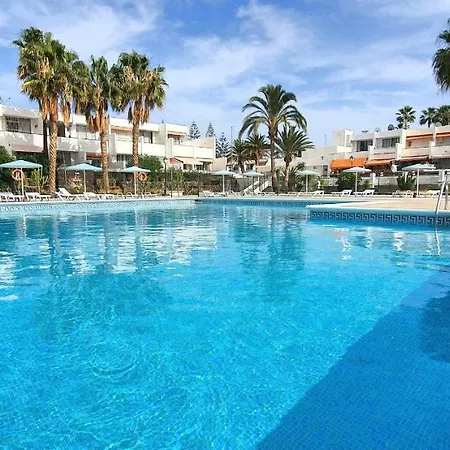 Chaparral Studio With Terrace And Pool View * طوستا ديل سيلونثيو